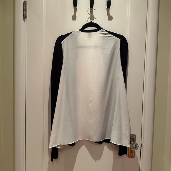 Anne Klein navy and white open cardigan. - Picture 2 of 4
